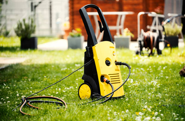 Animal Enclosure Cleaning in Lindsay, TX